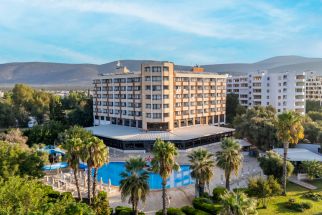 THE HOLIDAY RESORT HOTEL